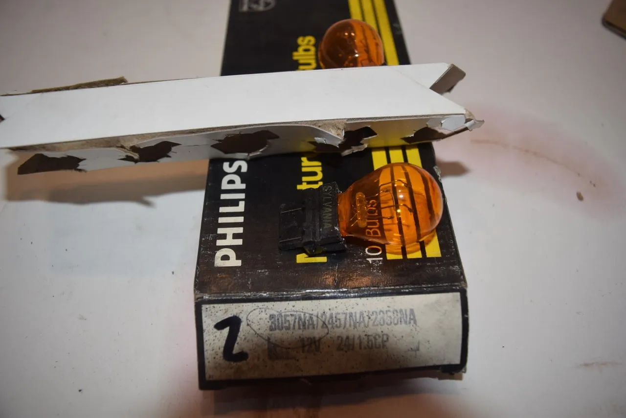 3057NA Philips Bulb 10PCS/BOX